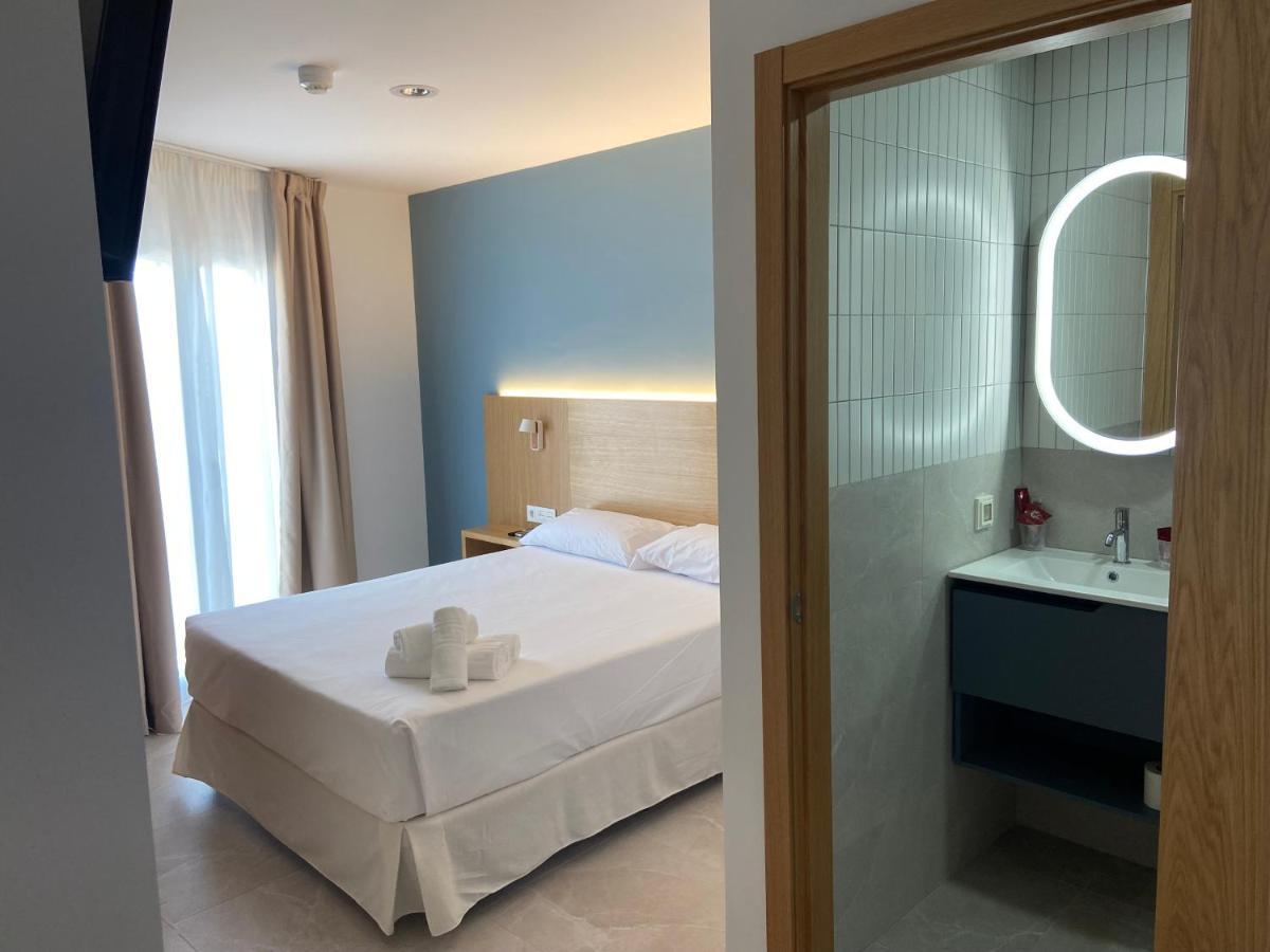Rio Salado Conil Hostal Conil De La Frontera Ngoại thất bức ảnh