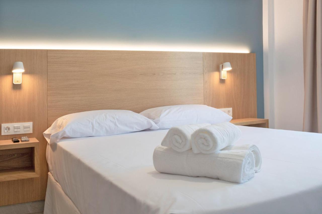 Rio Salado Conil Hostal Conil De La Frontera Ngoại thất bức ảnh