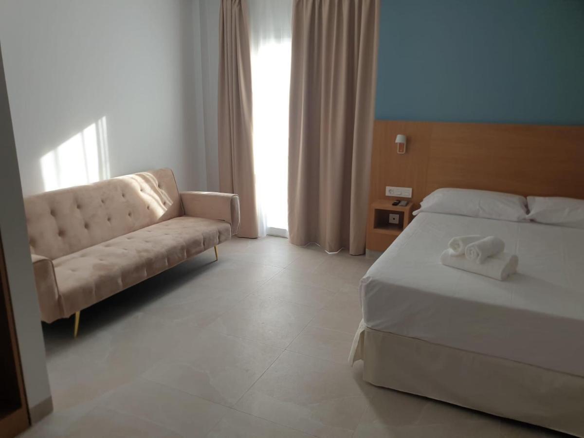 Rio Salado Conil Hostal Conil De La Frontera Ngoại thất bức ảnh